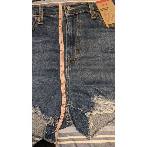 NEW Levi's Size 32 Chelsea Frayed-Hem High Rise SHORTY Denim Shorts - Picture 8 of 10